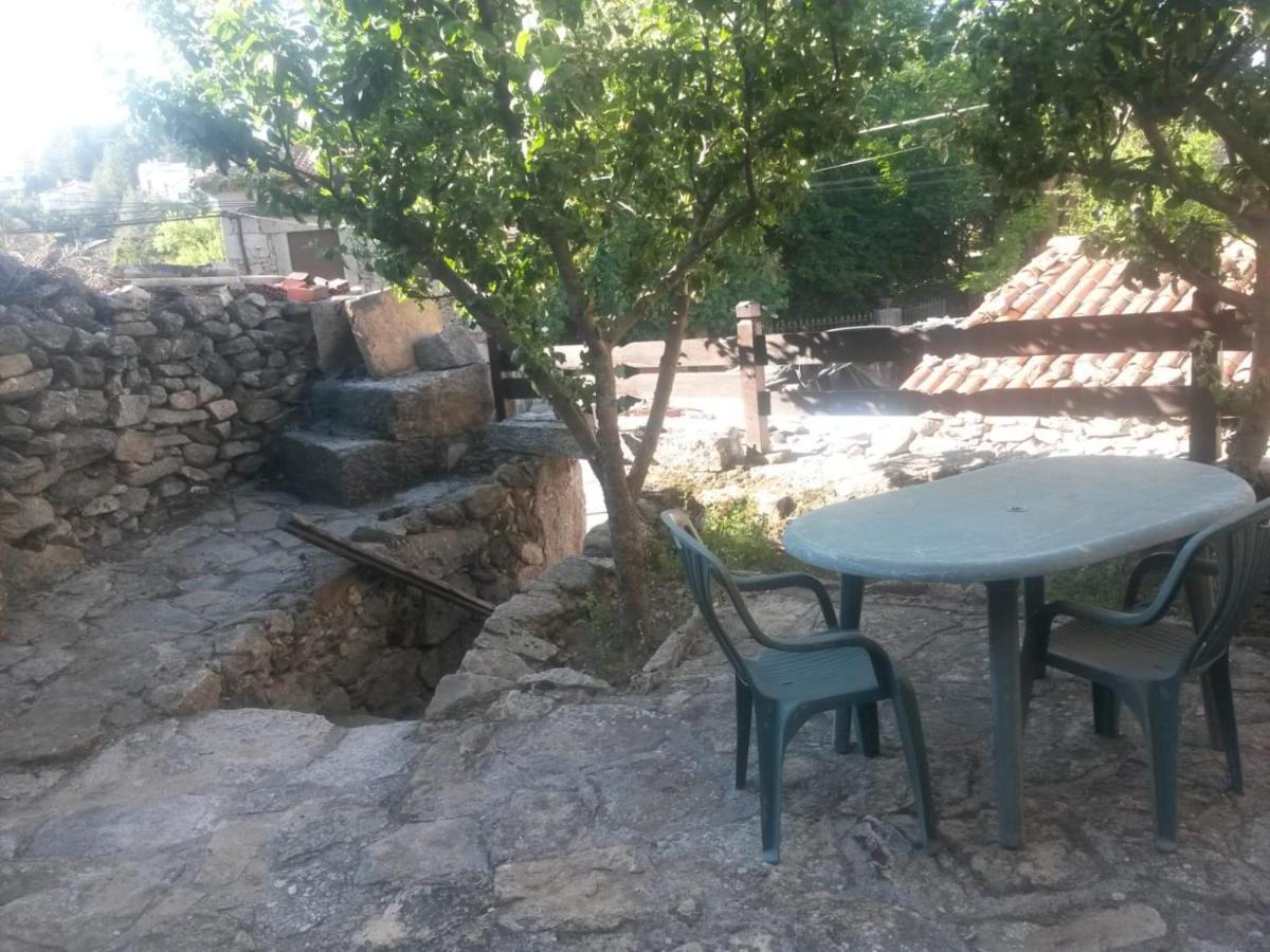 Artesano I Y III Pensionat Navarredonda de Gredos Eksteriør billede
